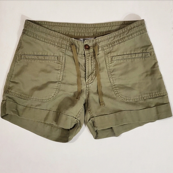 The North Face Pants - The North Face Womens Army Green Shorts •6